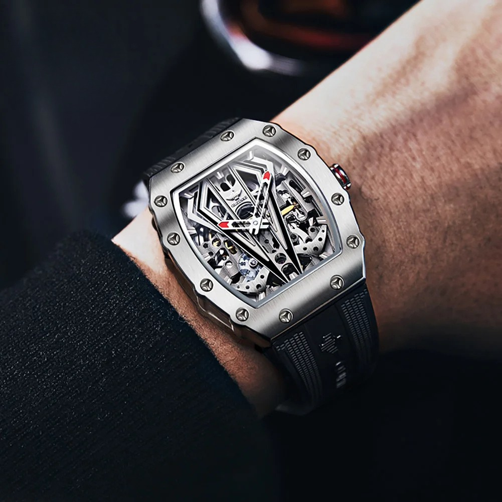 Relógio Masculino OUPINKE 3179 Automático Skeleton Luxo Design Tonneau Pulseira de Silicone Safira à Prova d’Água